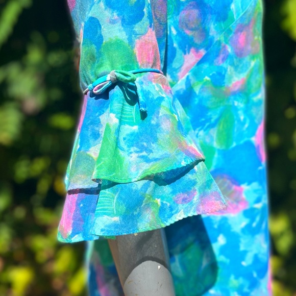 1960s George Small Watercolor Bell Sleeve Dress - Picture 5 of 8